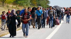 syrian-refugees-of-turkey-on-long-walk-of-hope-to-europe